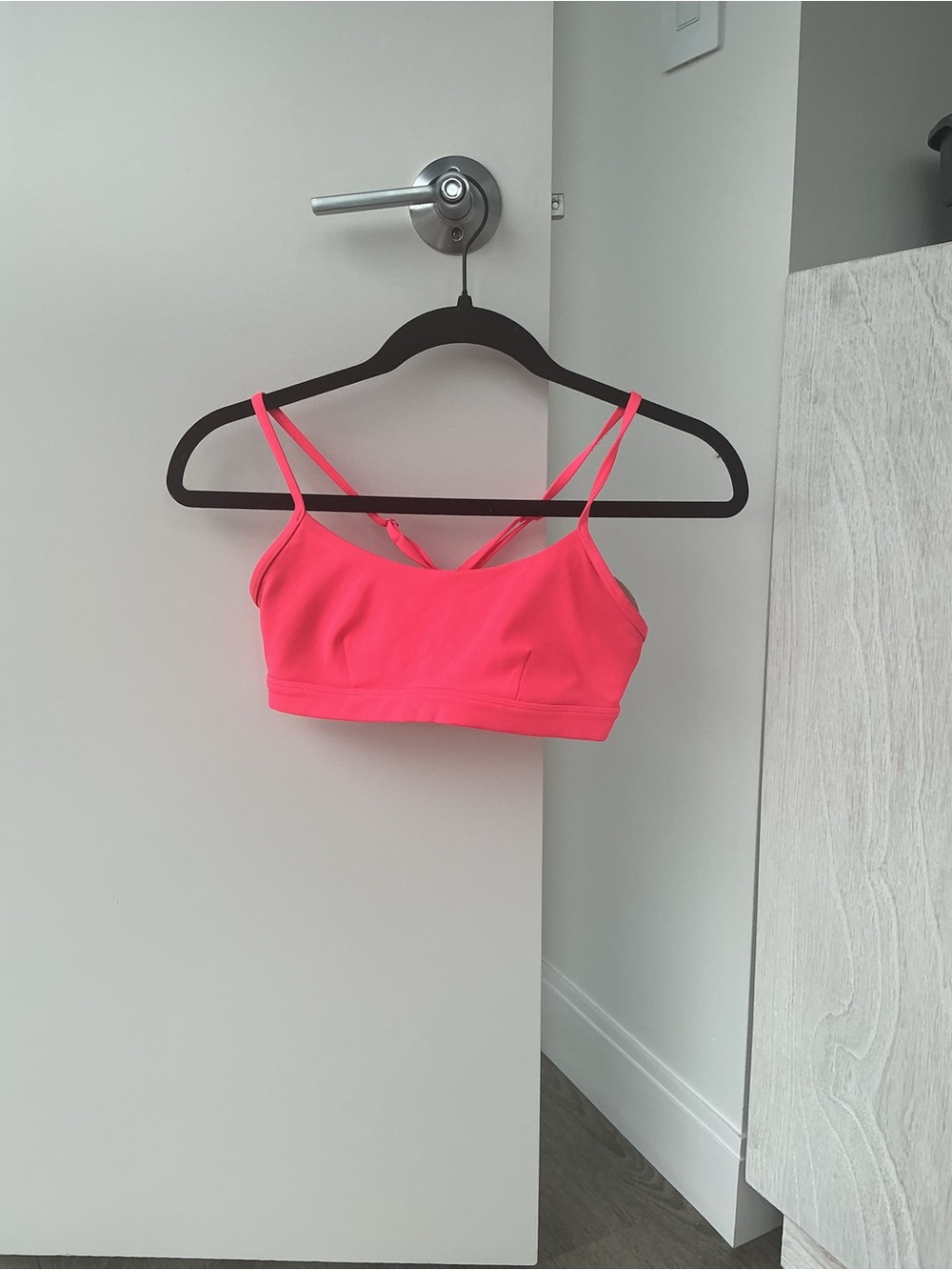 ALO Yoga Neon Pink Strappy Sports Bra and leggings set